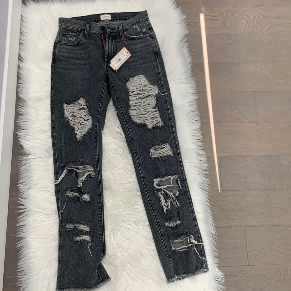 Alice + Olivia Distressed Boyfriend Cut Jeans. NWT